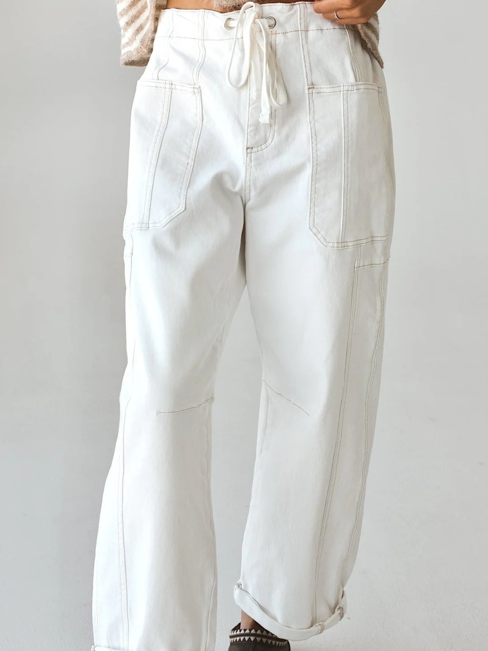 Risen High Rise Crop Wide Barrel Cream Cargo Jeans, Sz 9 (29)
